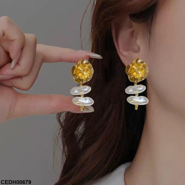 CEDH00679 SYB Flower Pearl Drop Earrings - CEDH