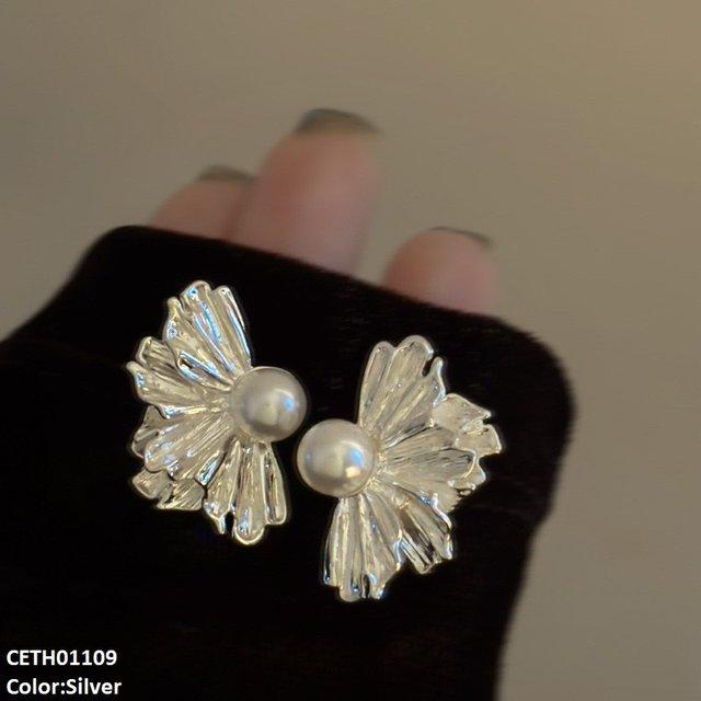 CETH01109 LSH Half Flower Pearl Tops Pair - CETH
